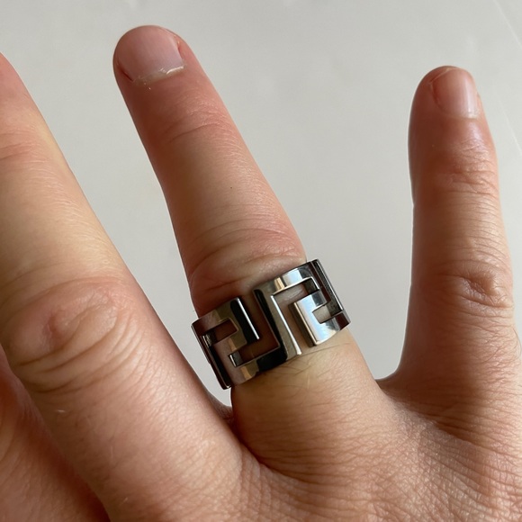 Versace ring - Picture 2 of 4